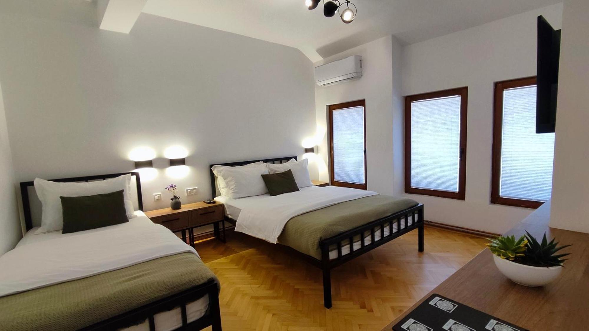 Grand Boutique Hotel Пристина Екстериор снимка